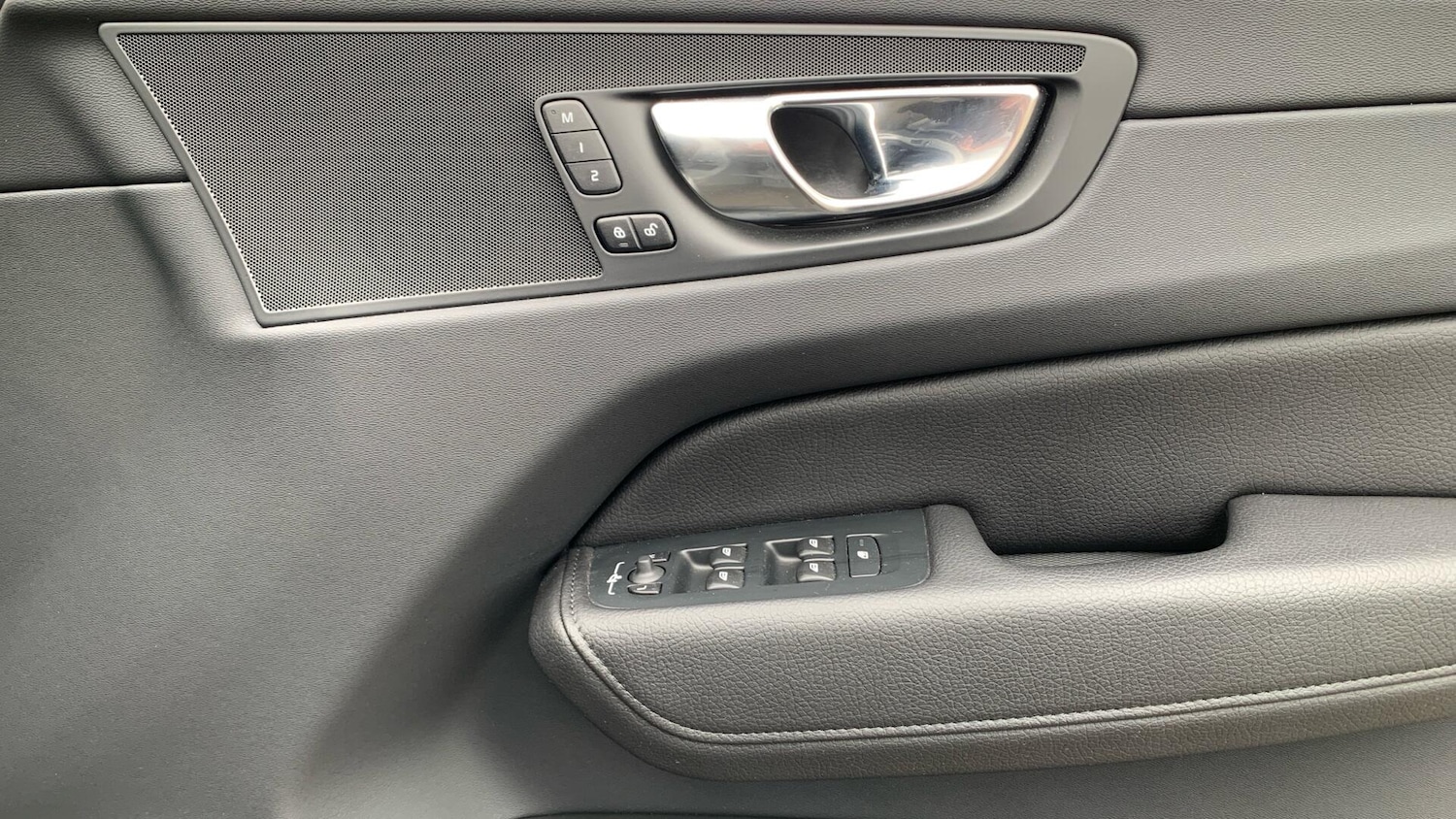 Used Volvo XC60 2022 for sale - 76918612: Photo 30