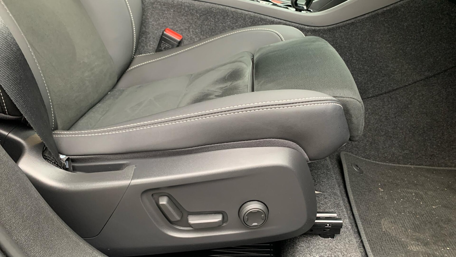 Used Volvo XC40 2024 for sale - 77202520: Photo 30