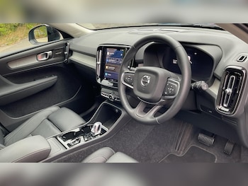 Used Volvo XC40 2024 for sale - 75697440: Photo