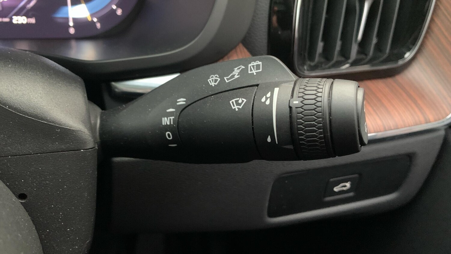 Used Volvo XC60 2024 for sale - 74396109: Photo 23