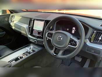 Used Volvo XC60 2022 for sale - 78648886: Photo