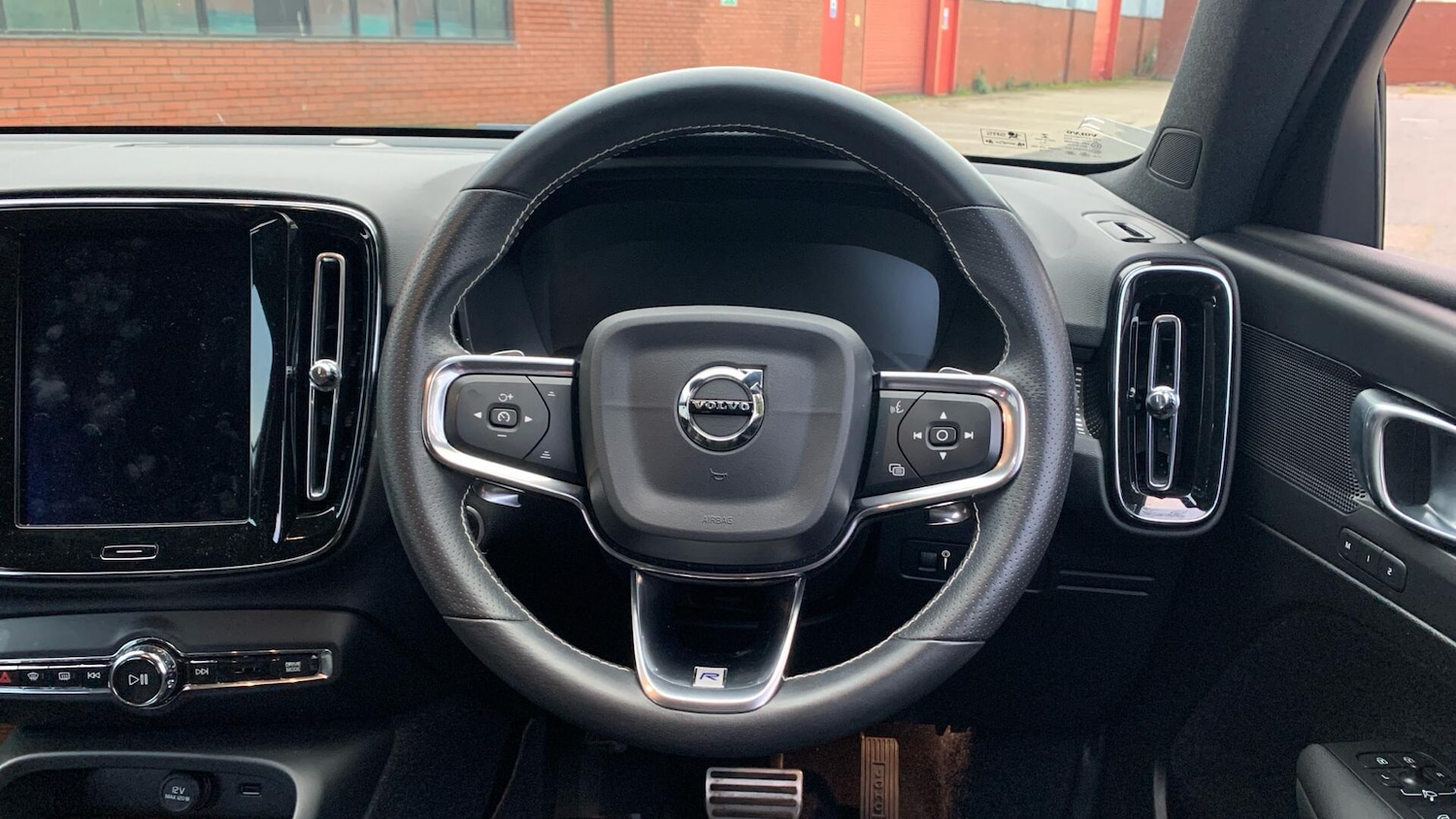 Used Volvo XC40 for sale - 78128065: Photo 10