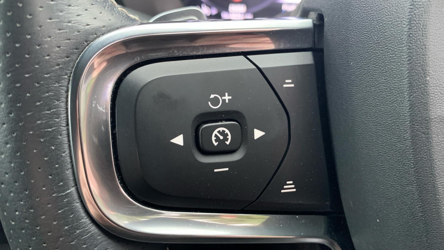 Used Volvo XC40 for sale - 78128065: Photo 21