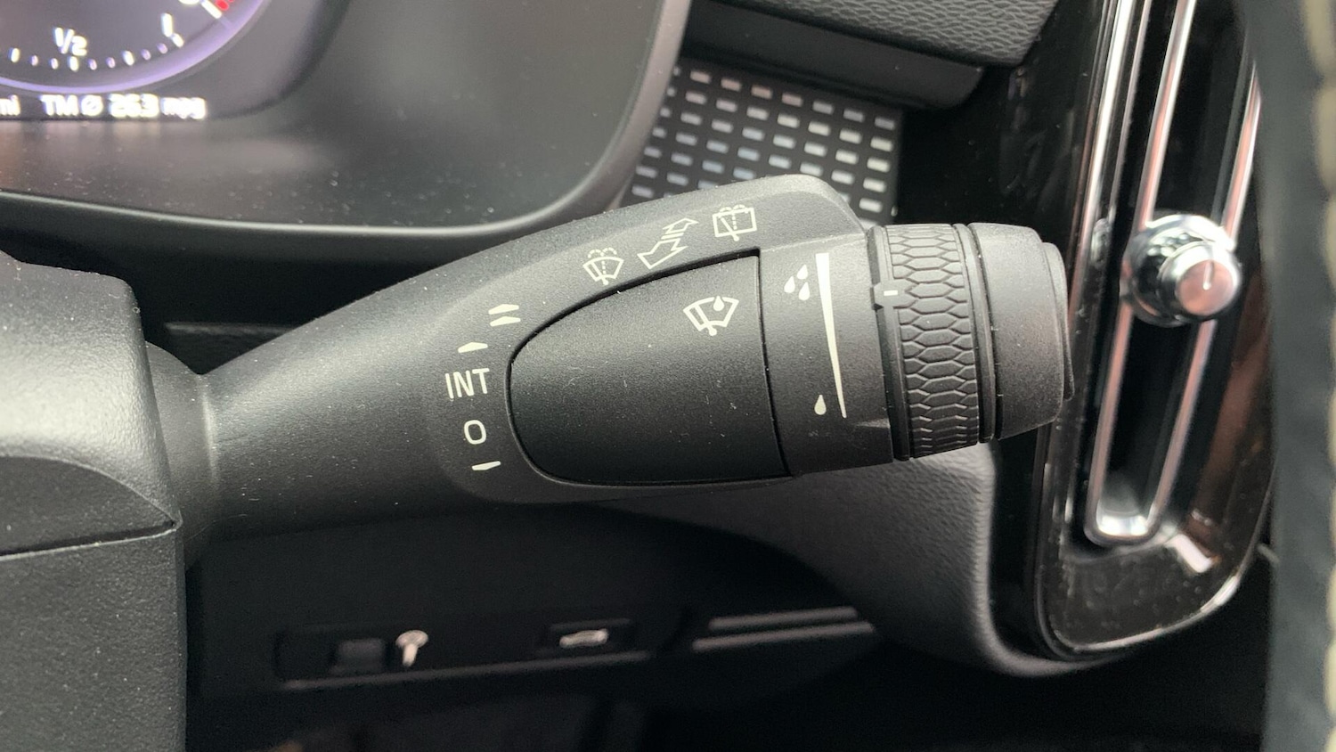 Used Volvo XC40 for sale - 78128065: Photo 23