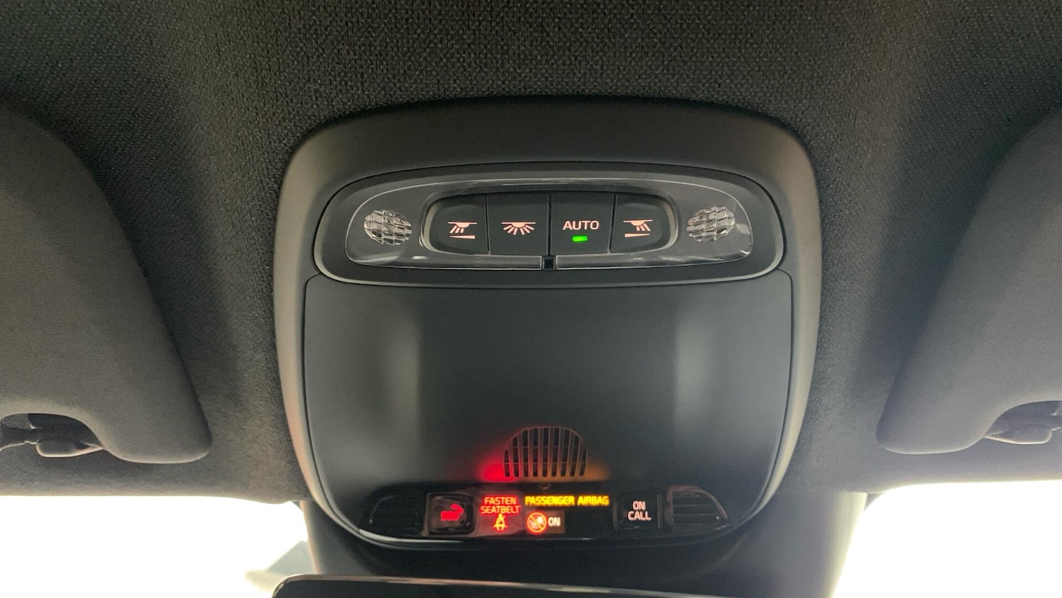 Used Volvo XC40 for sale - 78128065: Photo 28