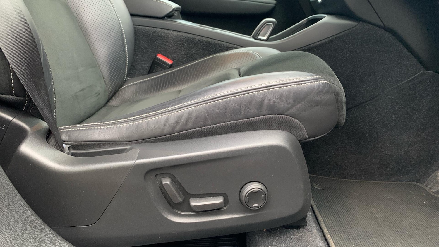 Used Volvo XC40 for sale - 78128065: Photo 30