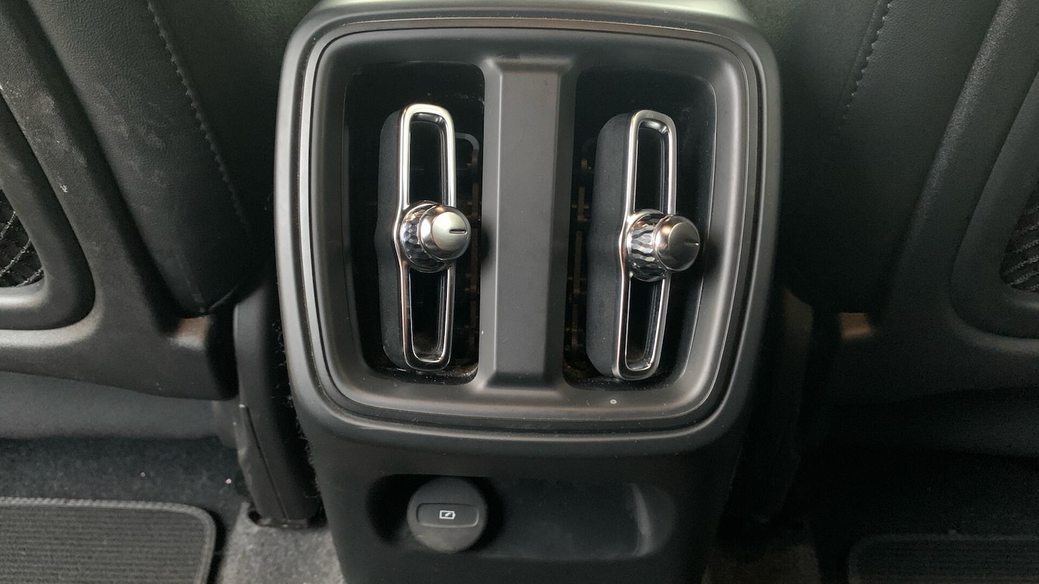 Used Volvo XC40 for sale - 78128065: Photo 36