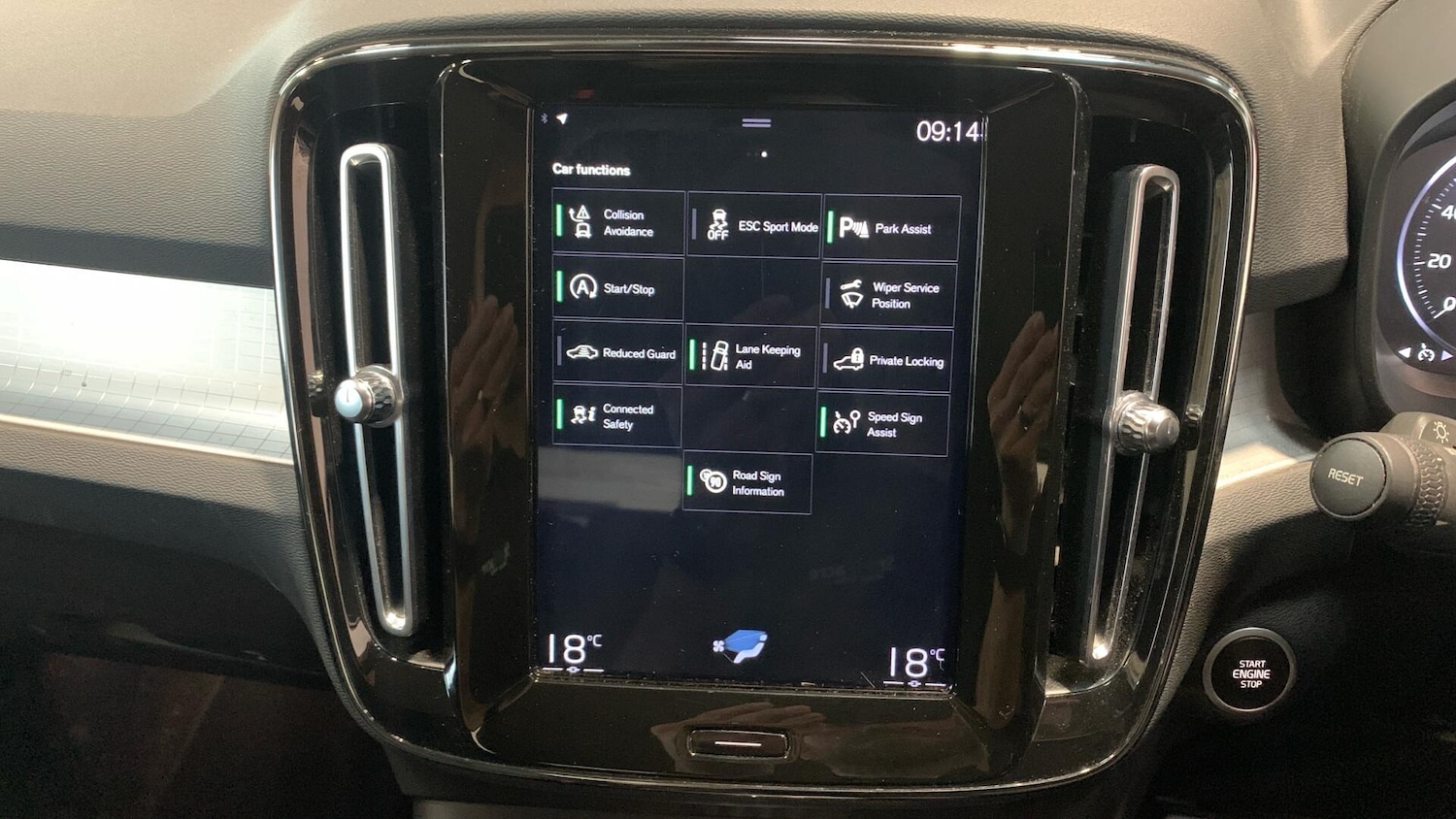 Used Volvo XC40 2020 for sale - 76398683: Photo 17