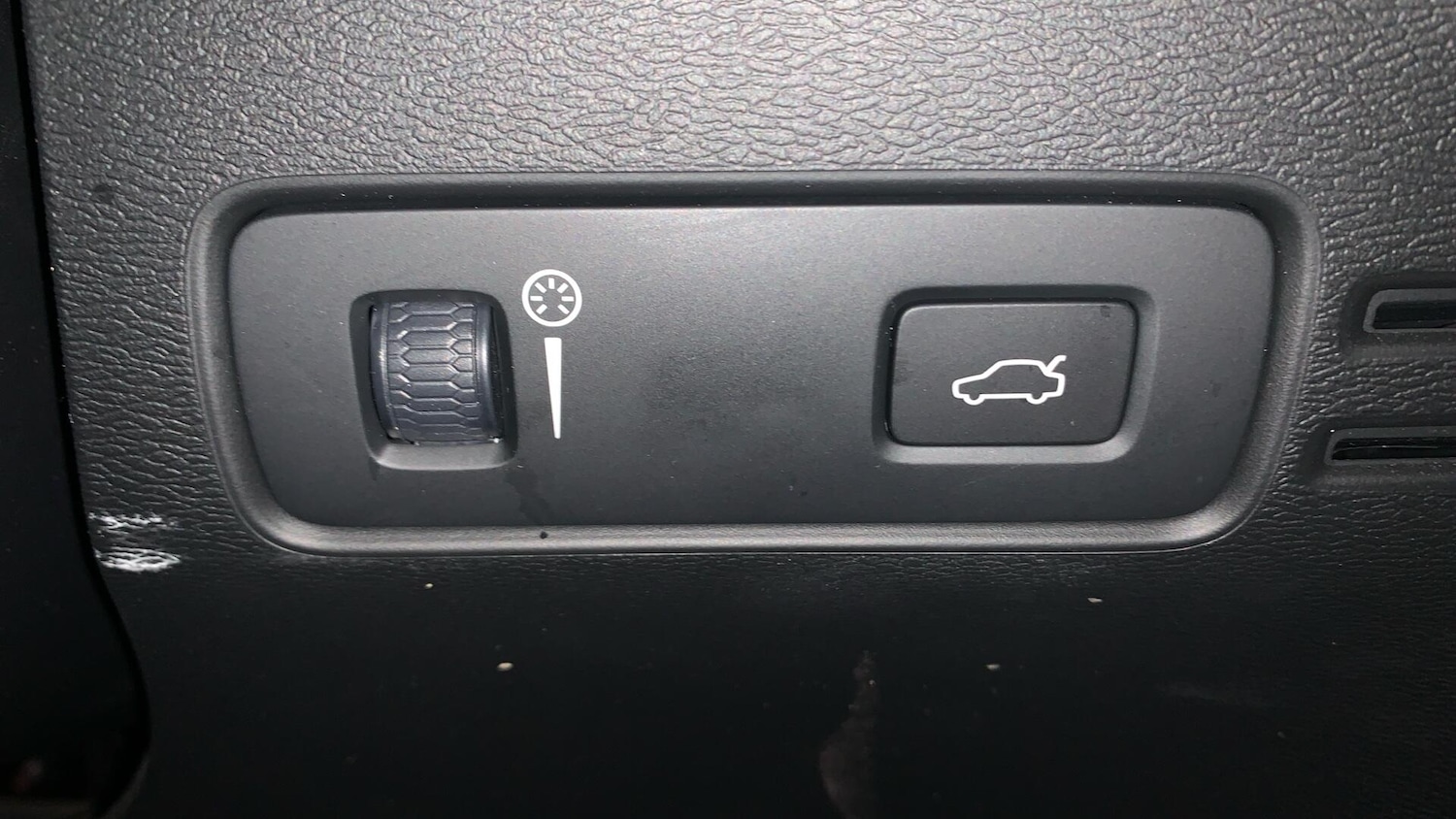 Used Volvo XC40 2020 for sale - 76398683: Photo 35