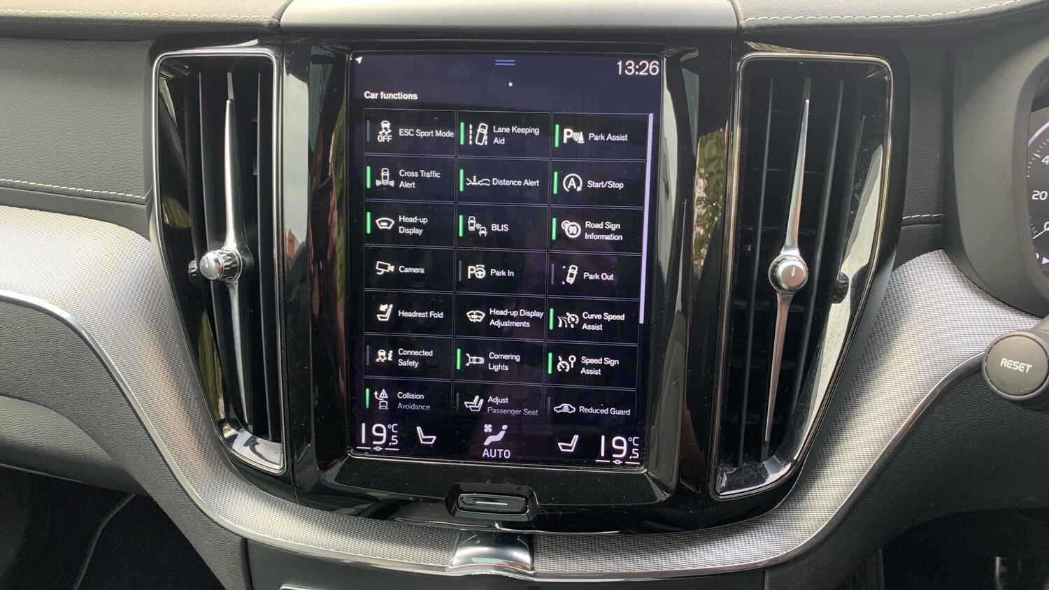 Used Volvo XC60 2020 for sale - 76607357: Photo 18