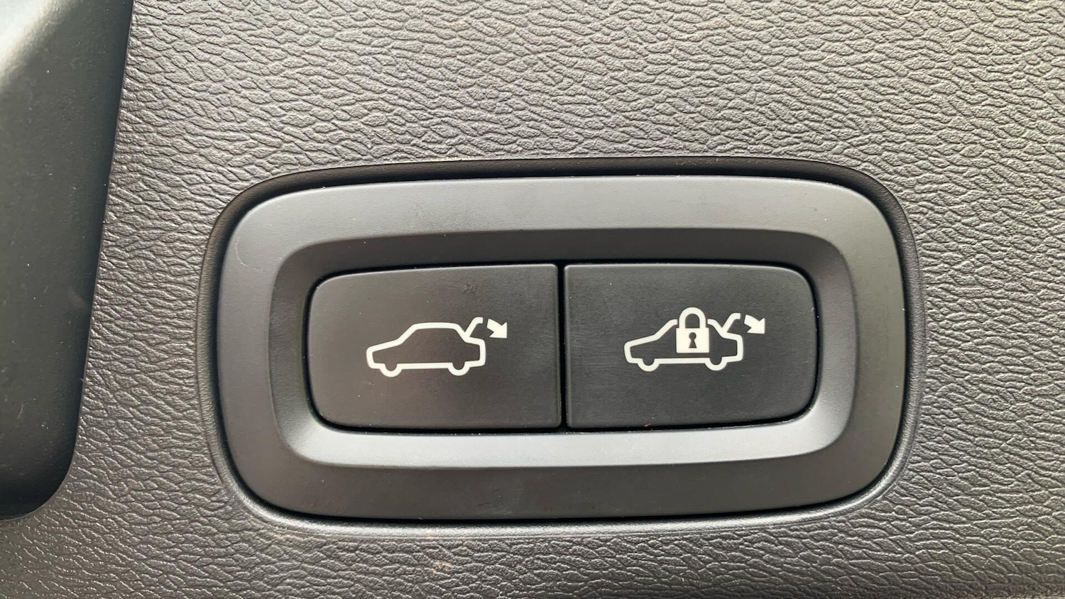 Used Volvo XC60 2020 for sale - 76607357: Photo 36