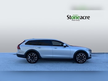 Used Volvo V90 Cross Country 2021 for sale - 77175764: Photo