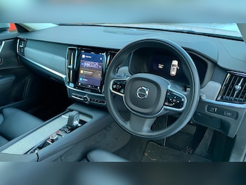 Used Volvo V90 Cross Country 2021 for sale - 77175764: Photo