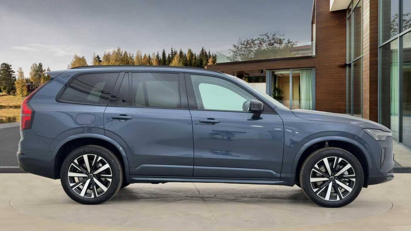 Used Volvo XC90 2025 for sale - 76388771: Photo 2