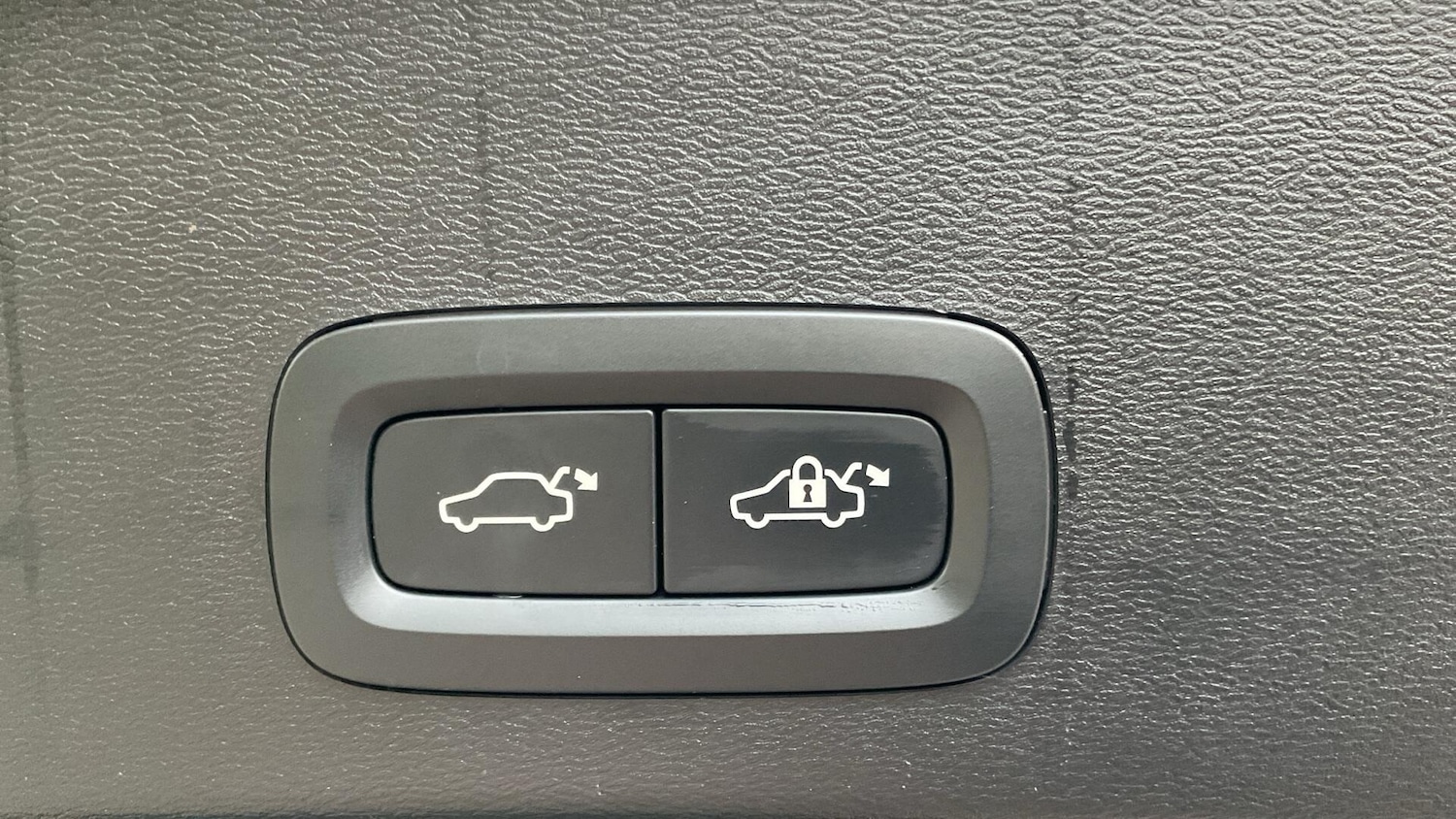 Used Volvo XC40 2024 for sale - 76825027: Photo 36