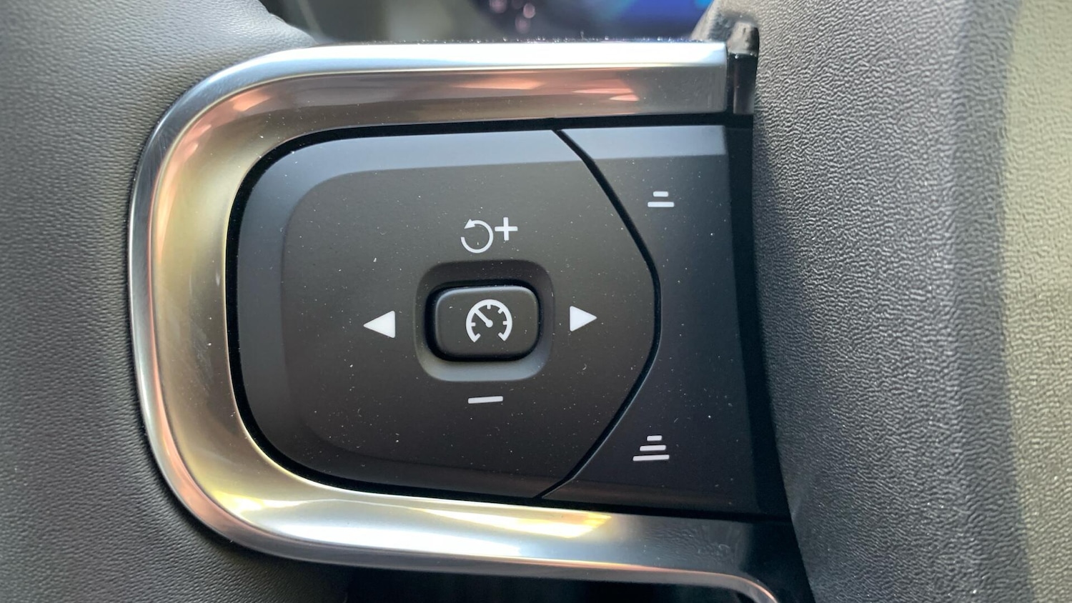 Used Volvo XC40 2025 for sale - 77203186: Photo 22