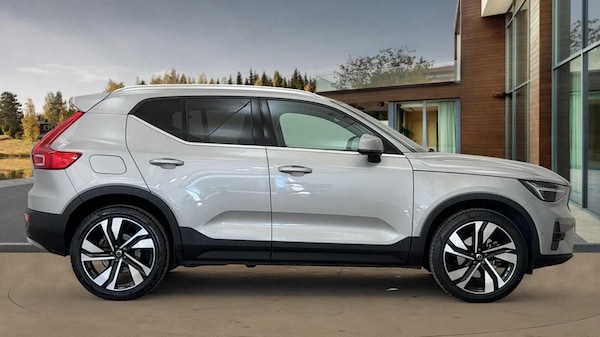 Used Volvo XC40 2024 for sale - 76295772: Photo 2