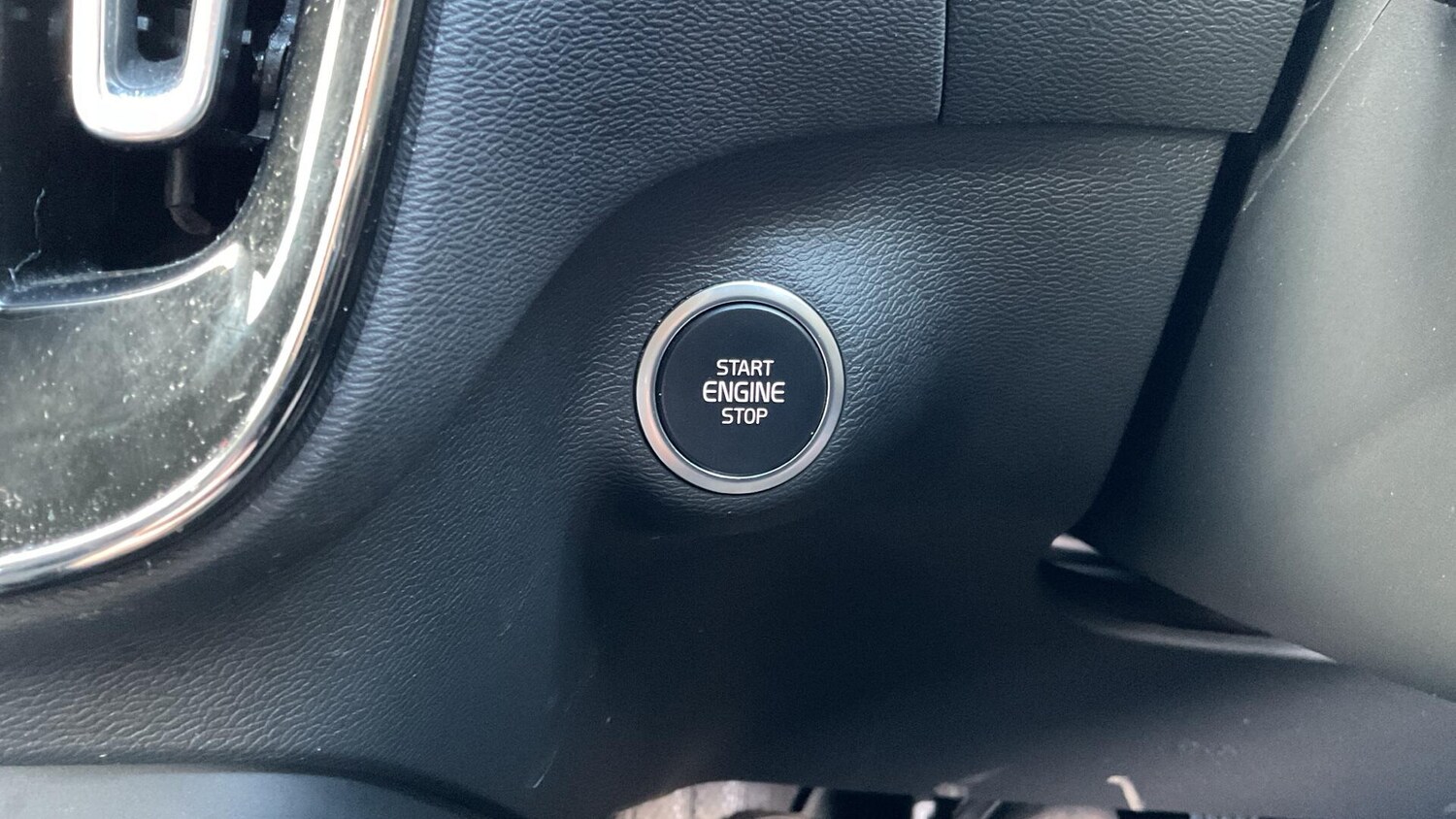 Used Volvo XC40 2021 for sale - 77838500: Photo 27