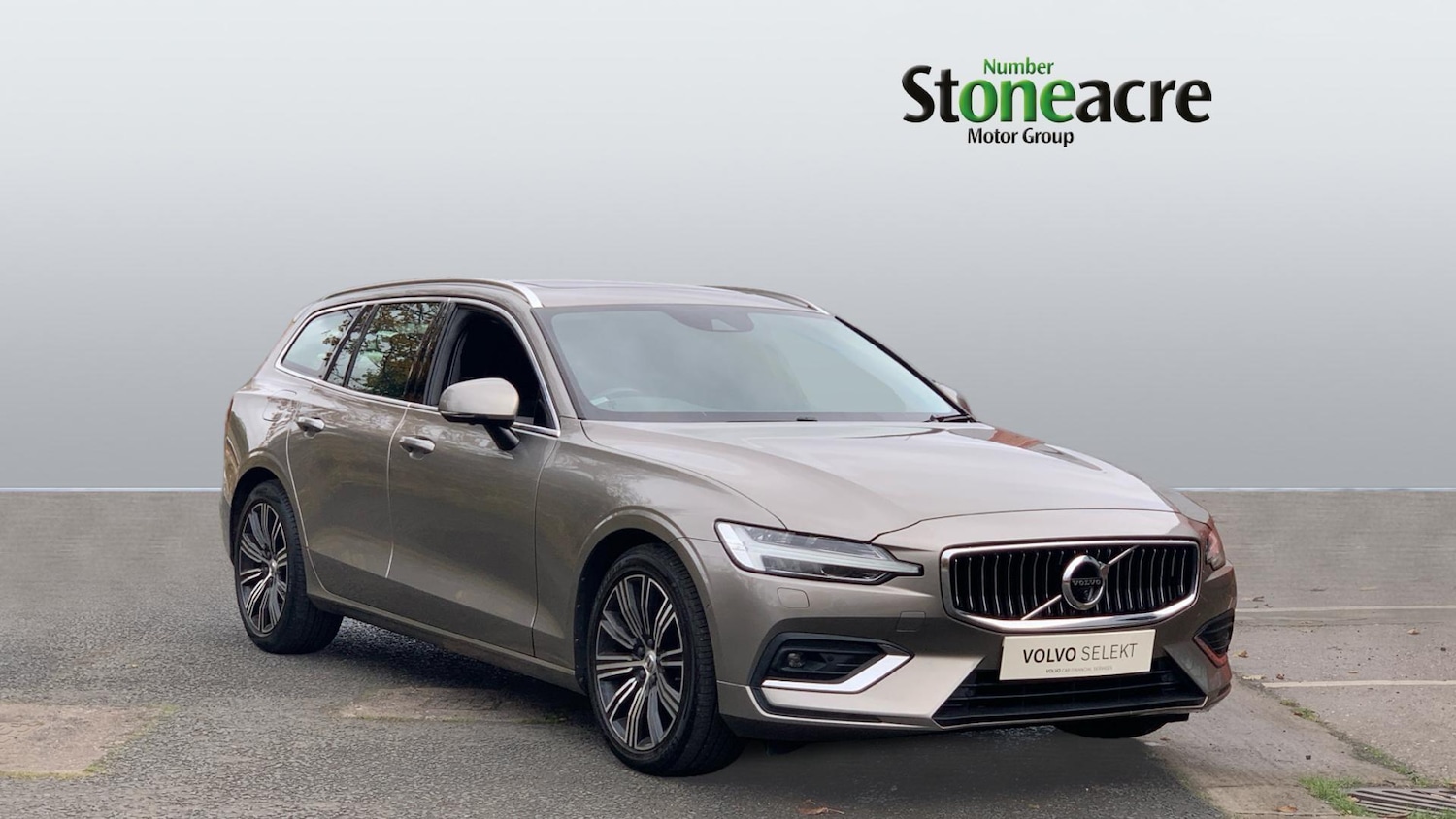 Used Volvo V60 2018 for sale - 76702154: Photo 1