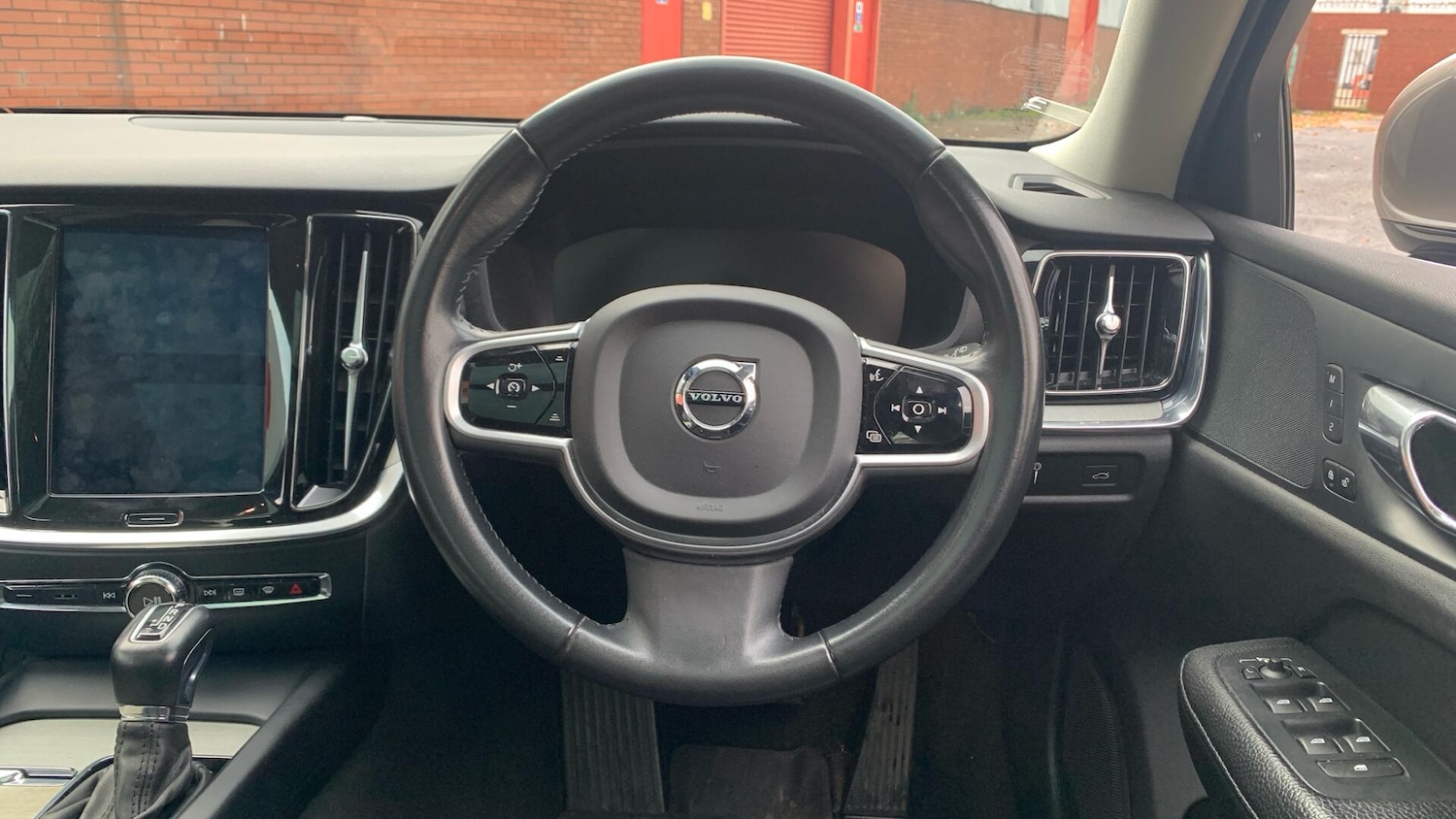 Used Volvo V60 2018 for sale - 76702154: Photo 10