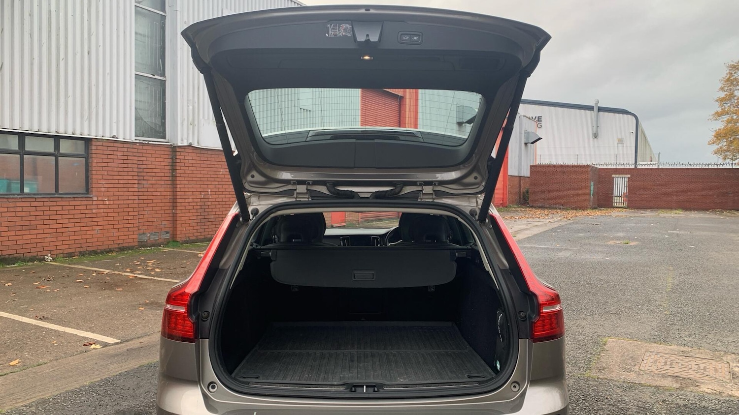 Used Volvo V60 2018 for sale - 76702154: Photo 13