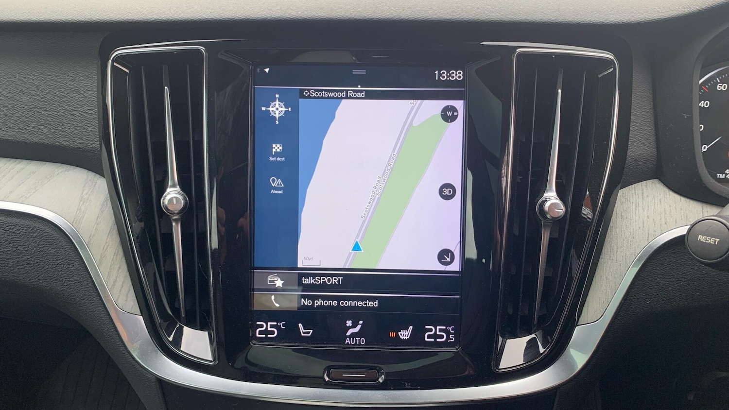 Used Volvo V60 2018 for sale - 76702154: Photo 18