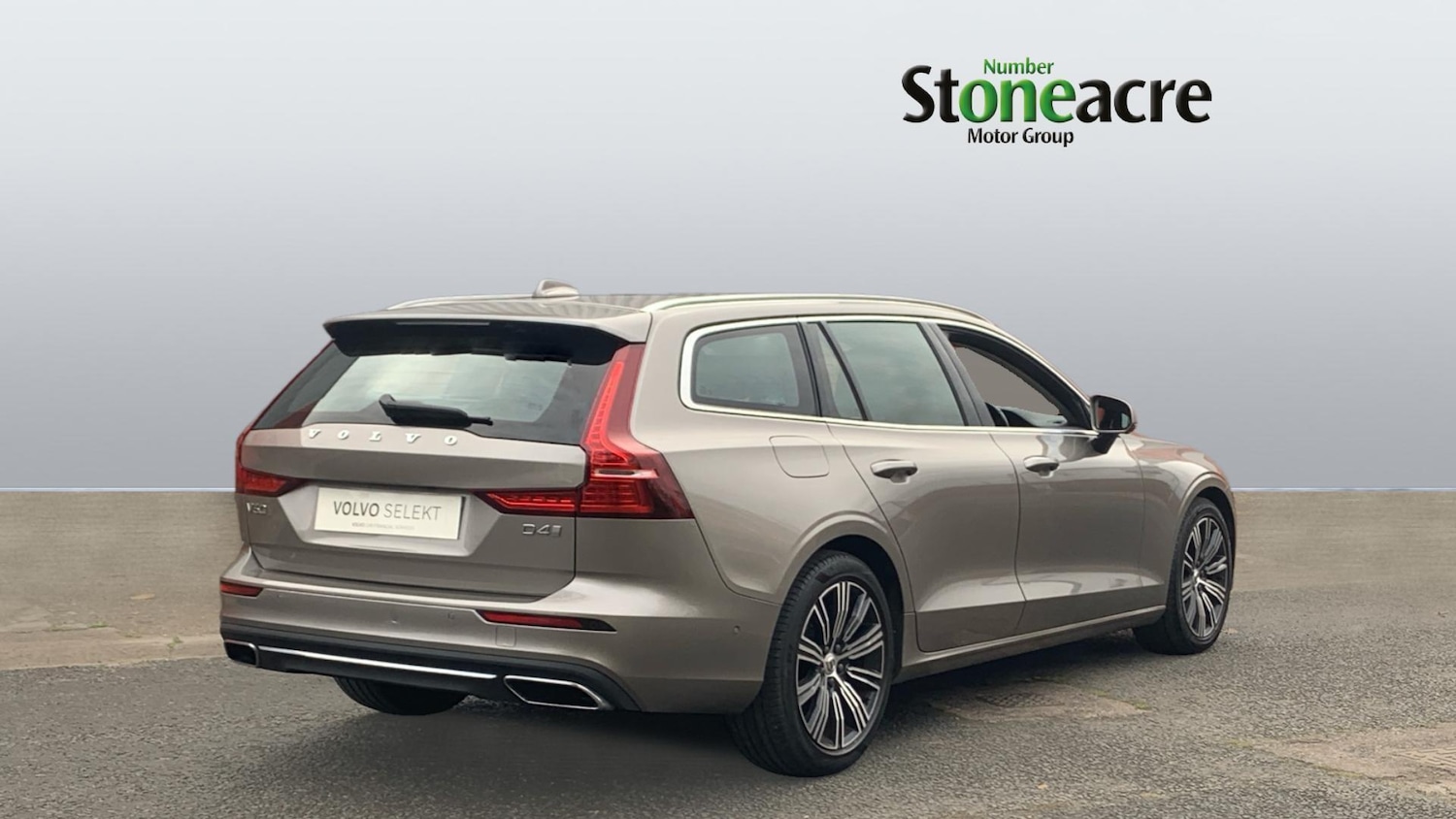 Used Volvo V60 2018 for sale - 76702154: Photo 2