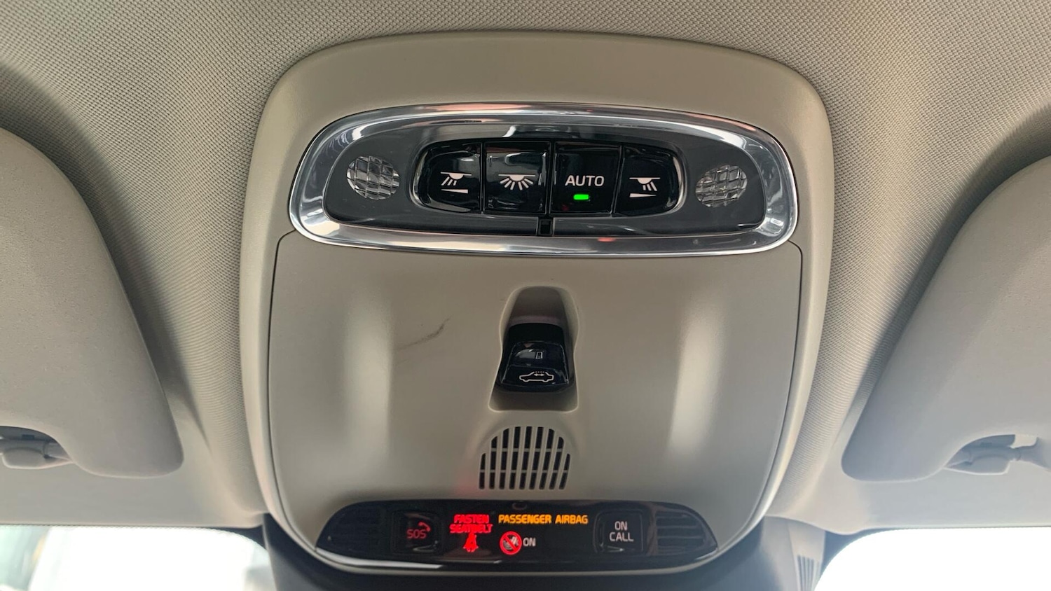 Used Volvo V60 2018 for sale - 76702154: Photo 28