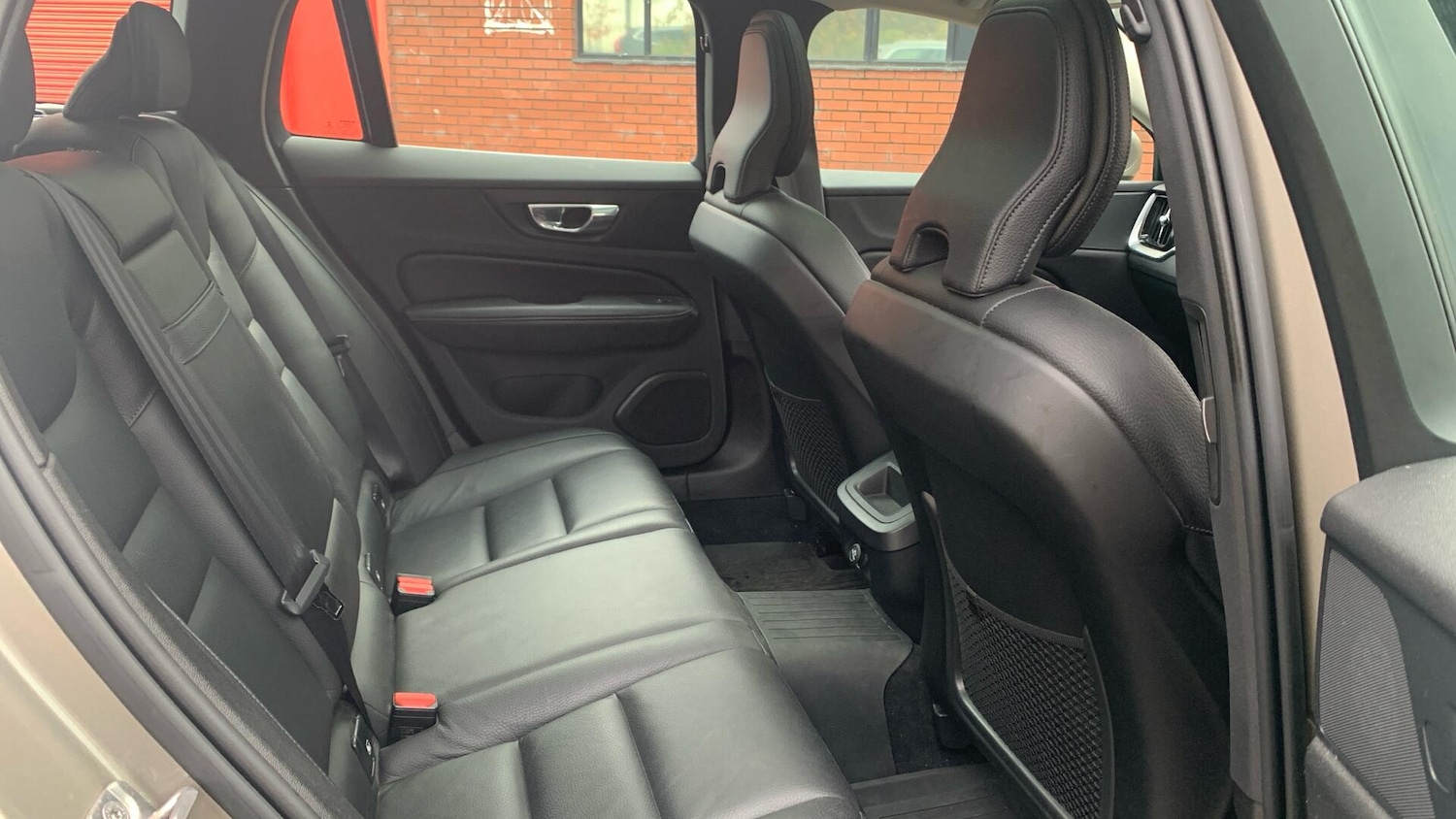 Used Volvo V60 2018 for sale - 76702154: Photo 6