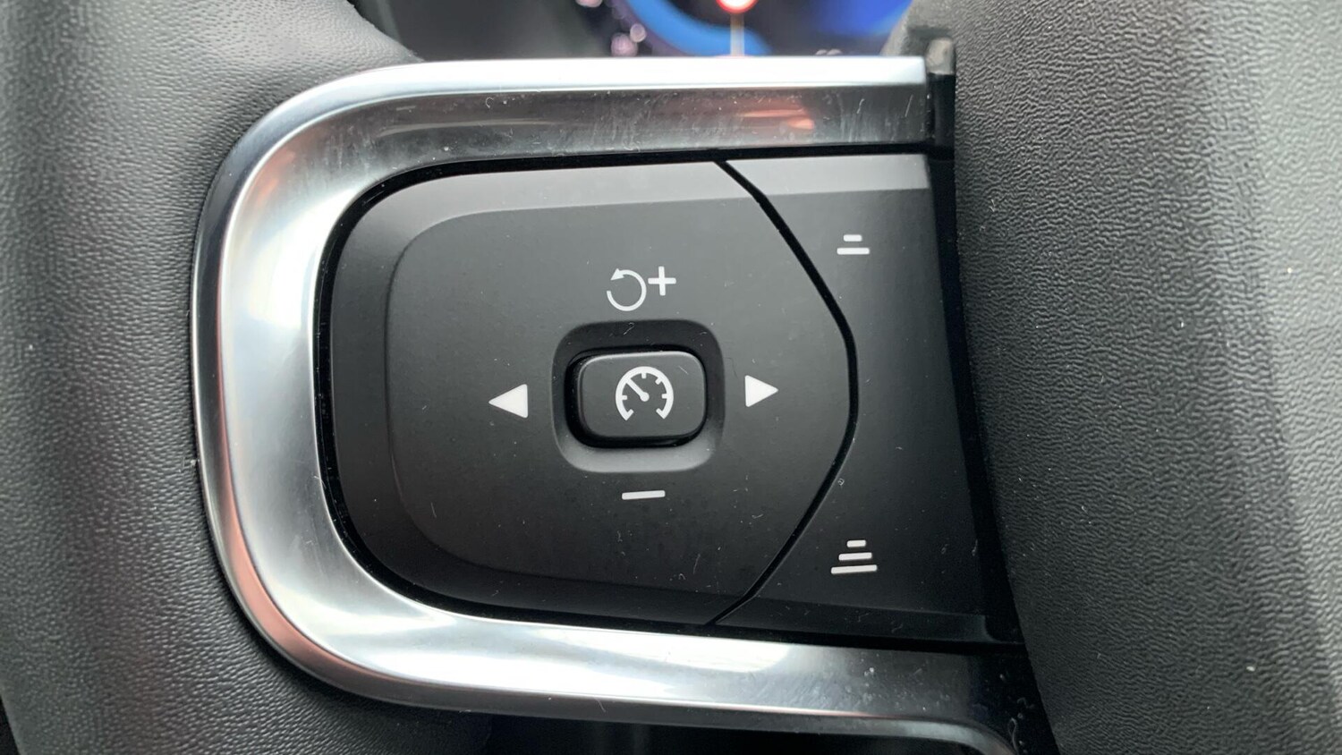 Used Volvo XC40 for sale - 77469363: Photo 21