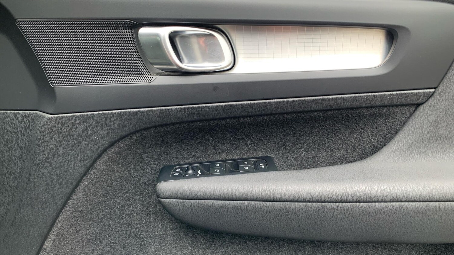 Used Volvo XC40 for sale - 77469363: Photo 29