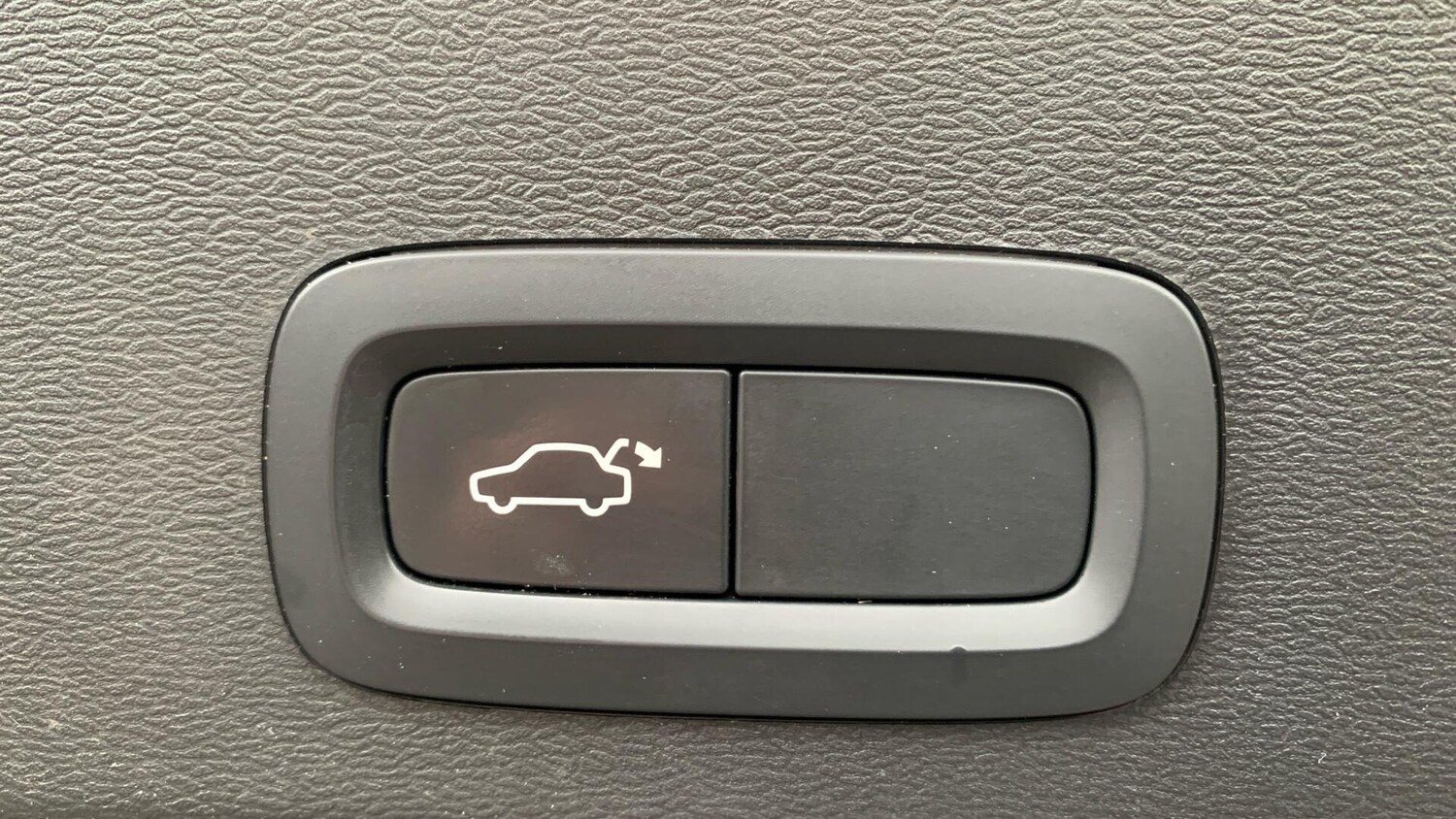 Used Volvo XC40 for sale - 77469363: Photo 35