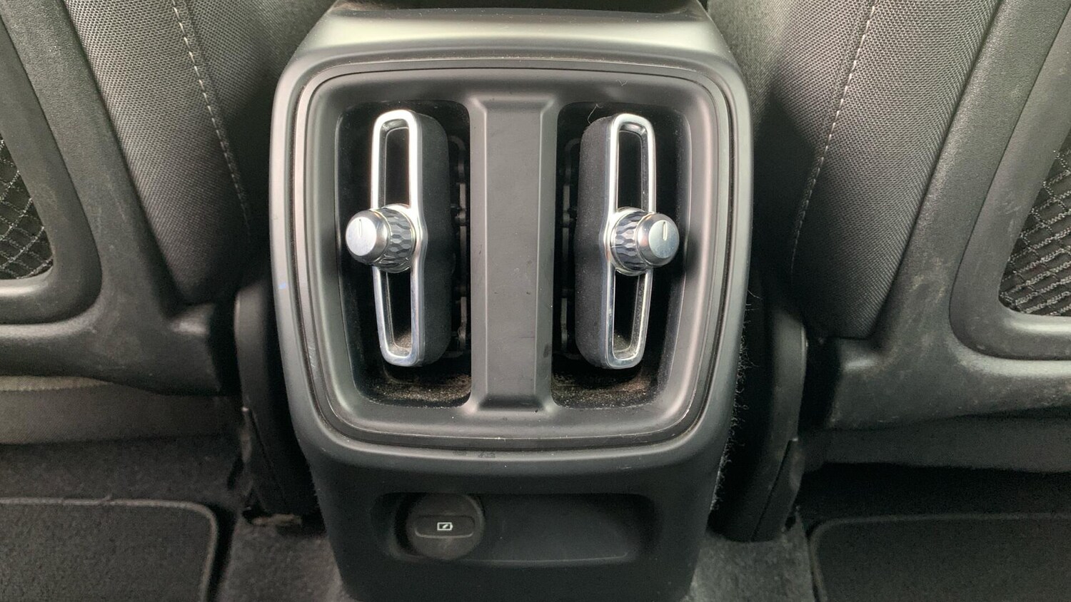 Used Volvo XC40 for sale - 77469363: Photo 36