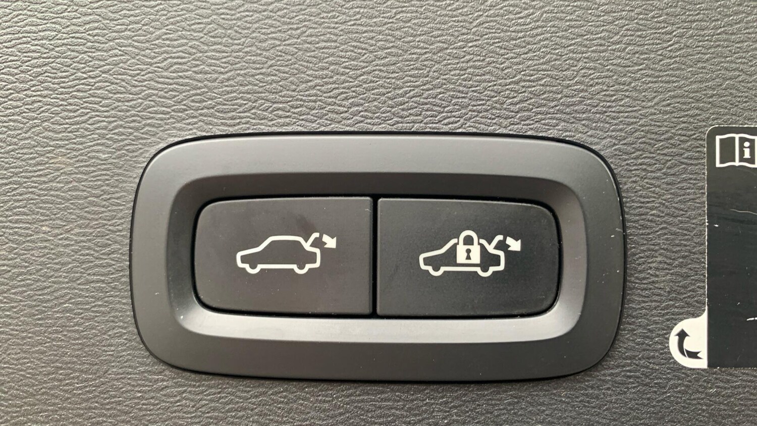 Used Volvo XC40 2019 for sale - 78156898: Photo 35