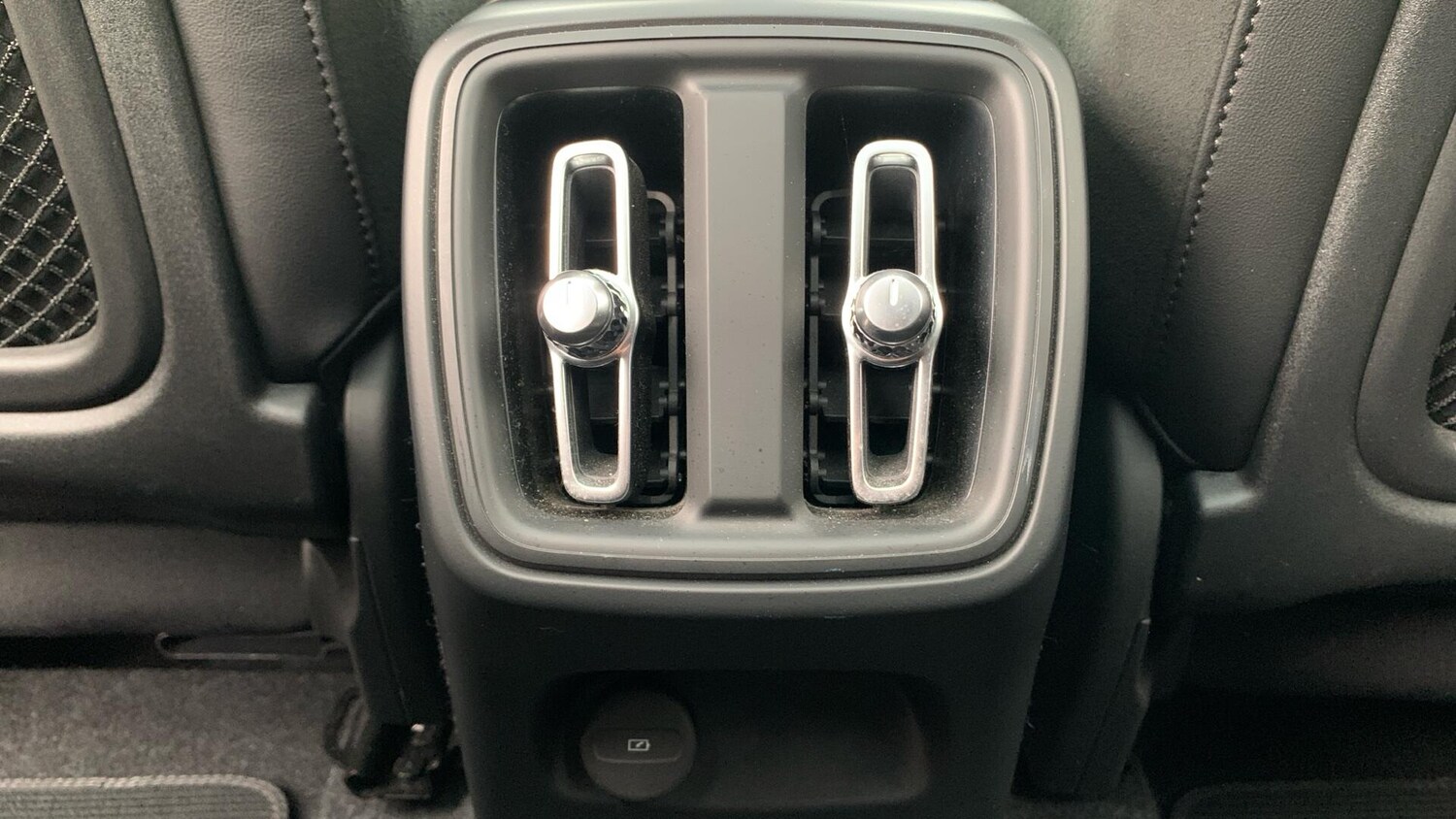 Used Volvo XC40 2019 for sale - 78156898: Photo 36