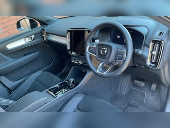 Used Volvo XC40 2025 for sale - 78291593: Photo