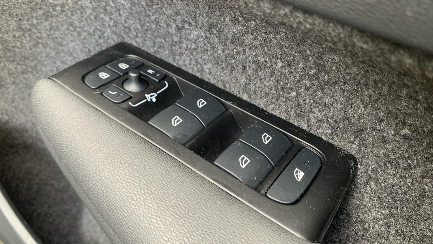 Used Volvo XC40 2021 for sale - 76824561: Photo 25