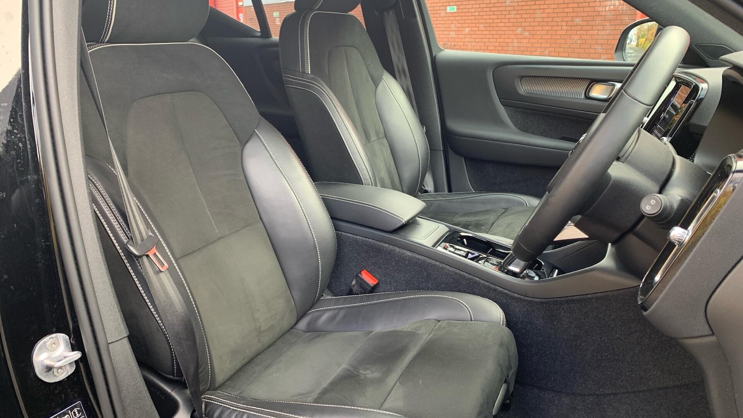 Used Volvo XC40 2021 for sale - 76824561: Photo 32