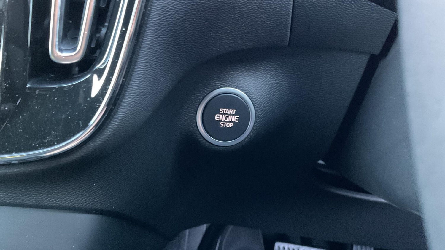 Used Volvo XC40 2025 for sale - 76832392: Photo 27