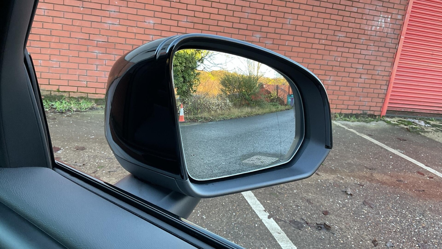 Used Volvo XC40 2025 for sale - 76832392: Photo 32