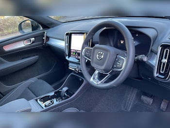 Used Volvo XC40 2025 for sale - 76832392: Photo