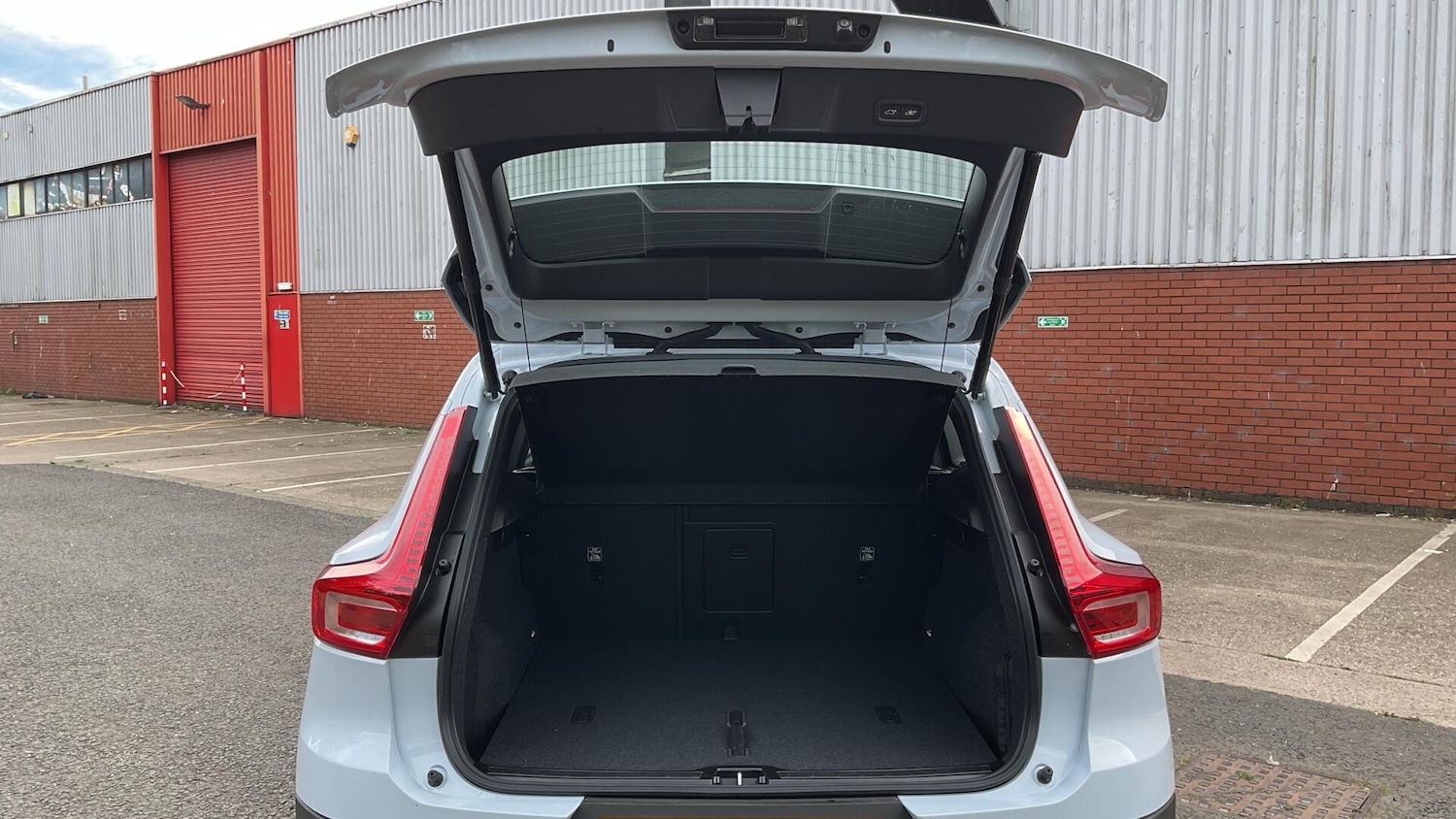 Used Volvo XC40 2025 for sale - 76823425: Photo 14