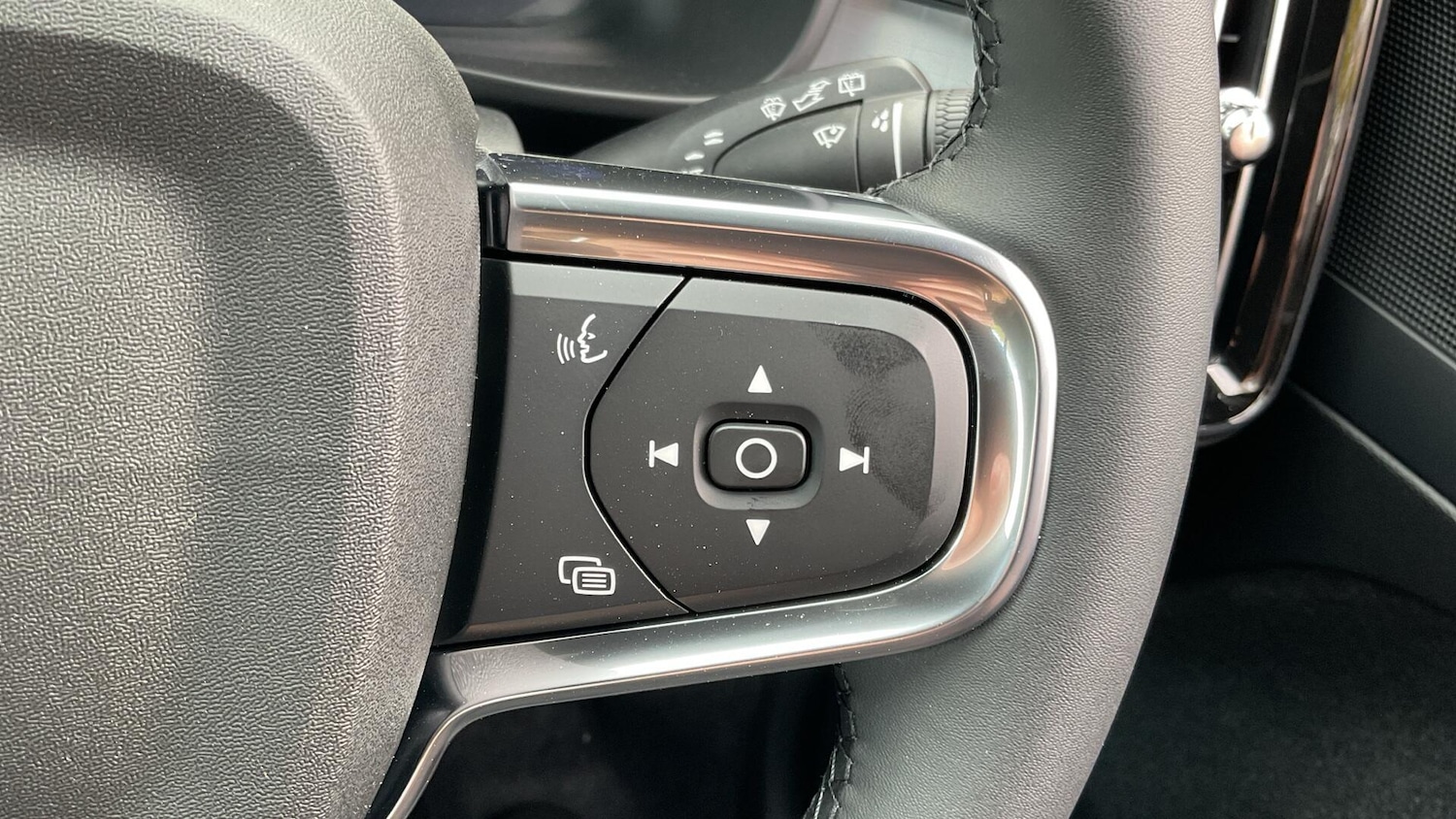 Used Volvo XC40 2025 for sale - 76823425: Photo 23