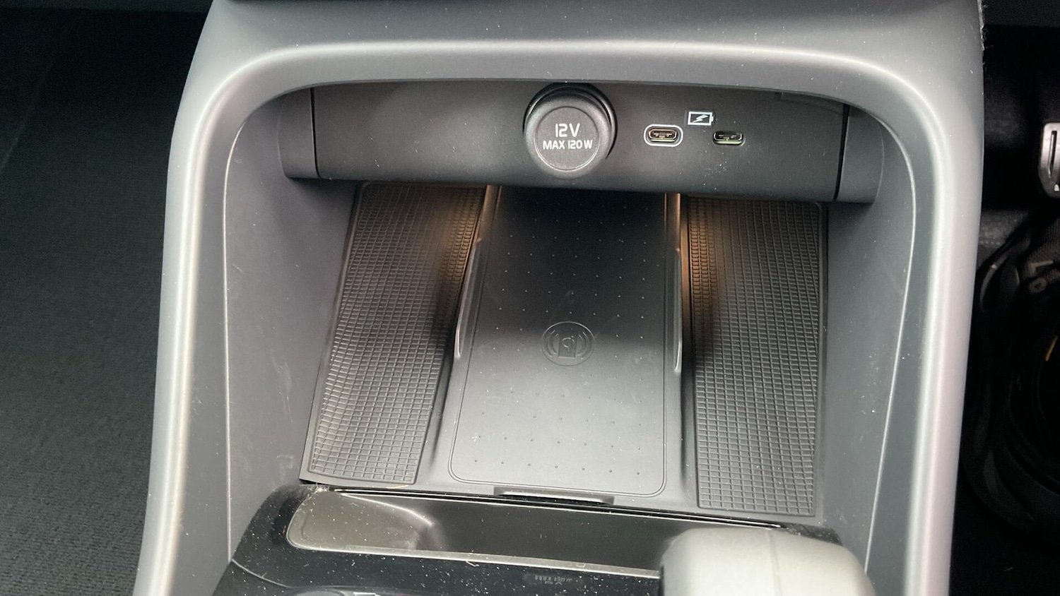 Used Volvo XC40 2025 for sale - 76823425: Photo 26