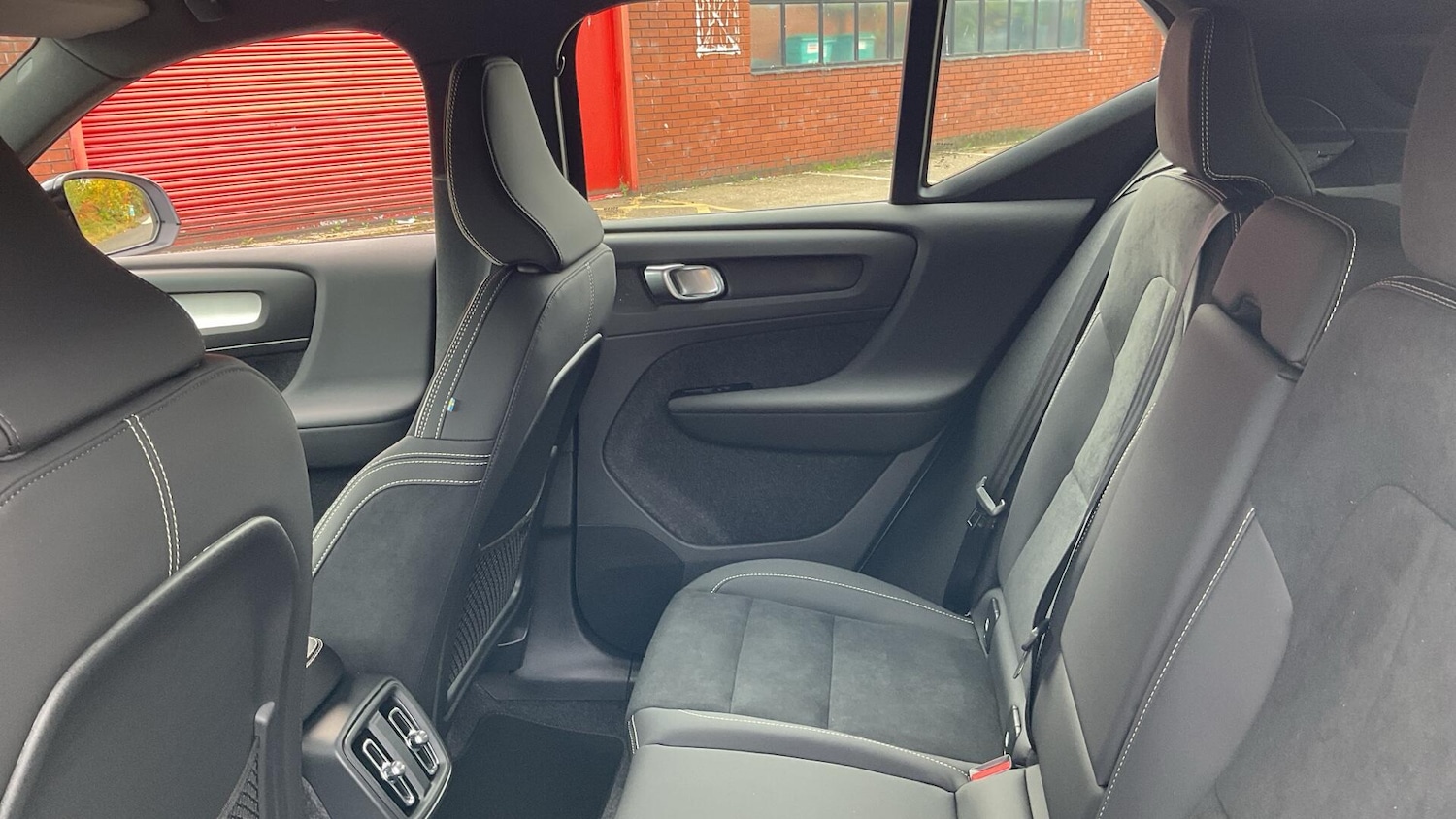 Used Volvo XC40 2025 for sale - 76823425: Photo 34