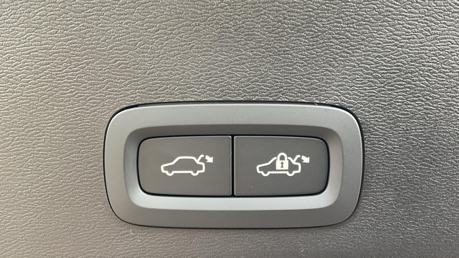 Used Volvo XC40 2025 for sale - 76823425: Photo 36