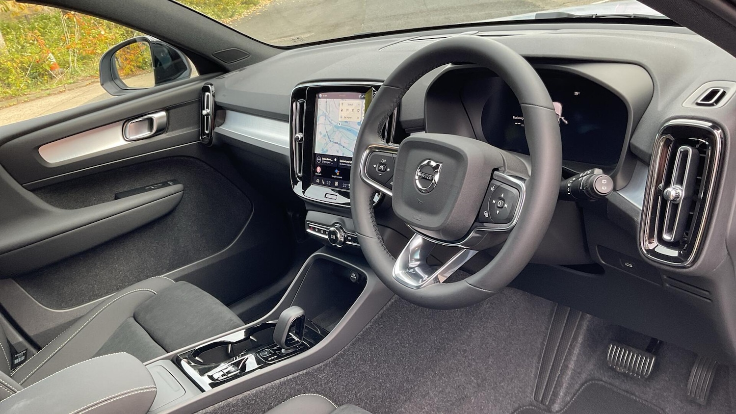 Used Volvo XC40 2025 for sale - 76823425: Photo 5