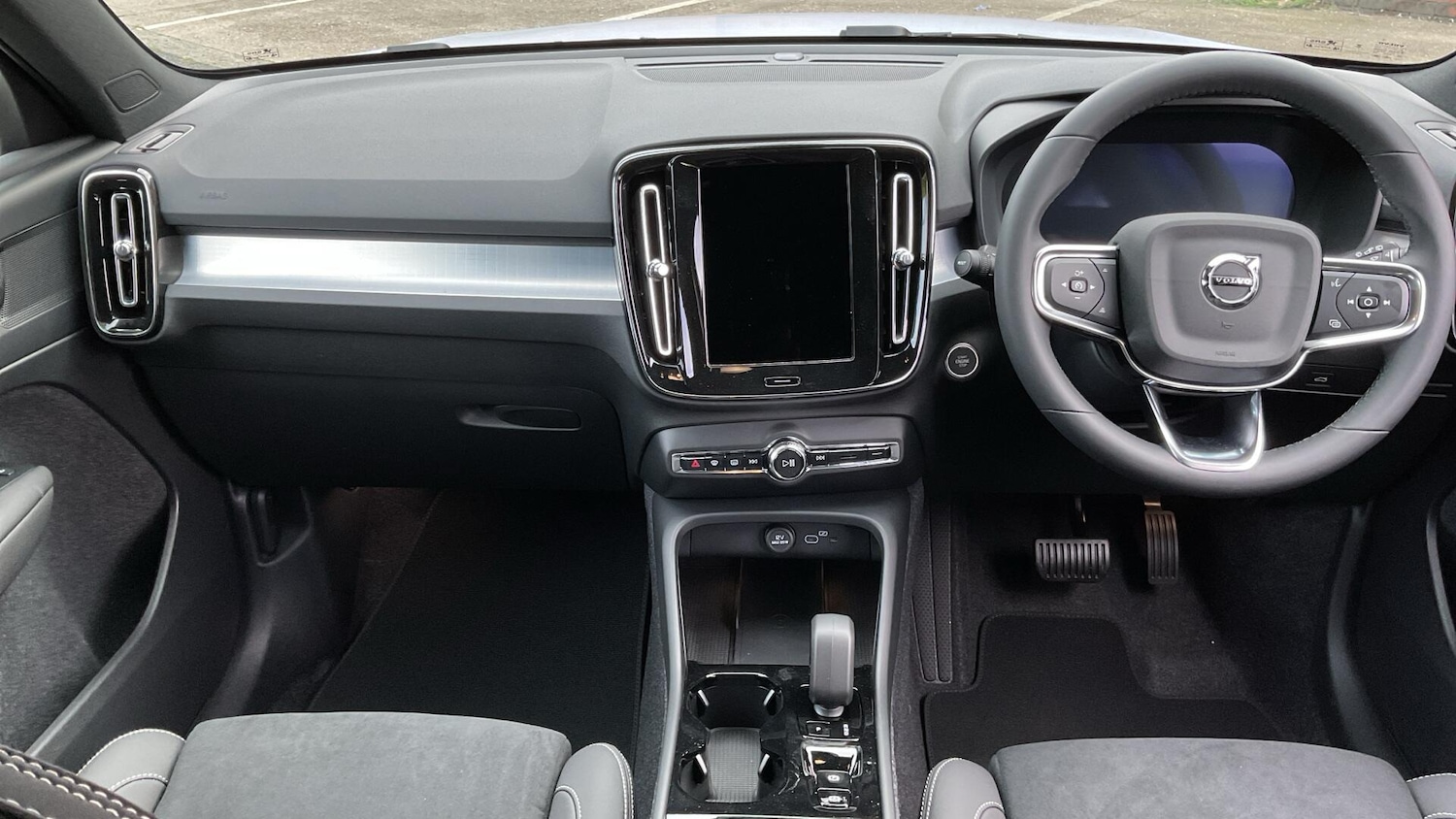 Used Volvo XC40 2025 for sale - 76823425: Photo 6