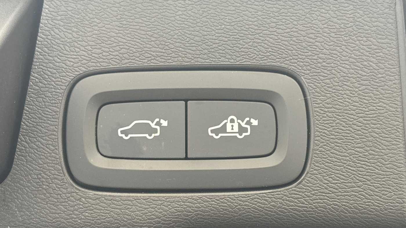 Used Volvo XC60 2025 for sale - 77784096: Photo 14