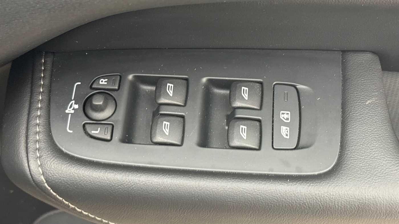 Used Volvo XC60 2025 for sale - 77784096: Photo 15